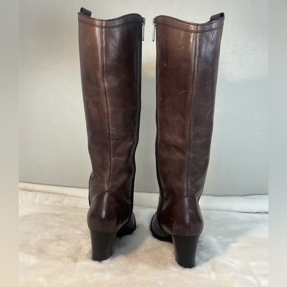 Reba Women’s size 7 1/2  tall zip up boots dark Brown with heel - Picture 3 of 15